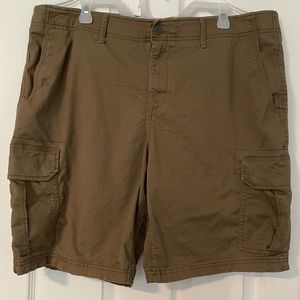 George’s Men’s Cargo Shorts size 40